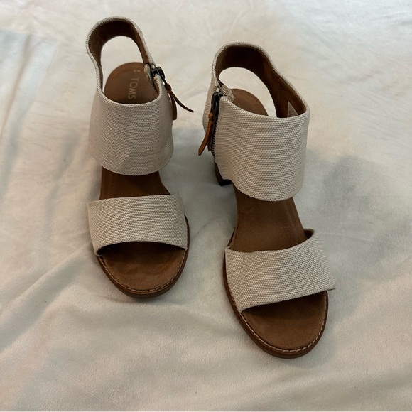 Toms Heels - Picture 2 of 6